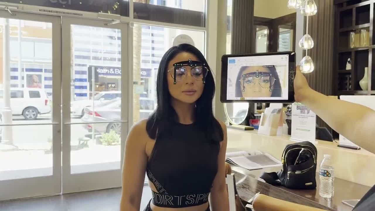 Digital eyewear fitting in progress inside Vision by Amel
