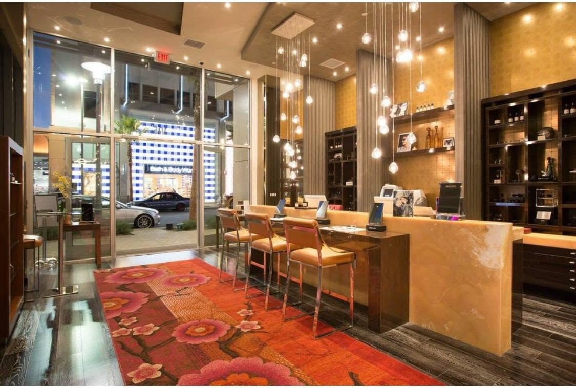 Inside the Vision by Amel boutique, where every patient question gets answered